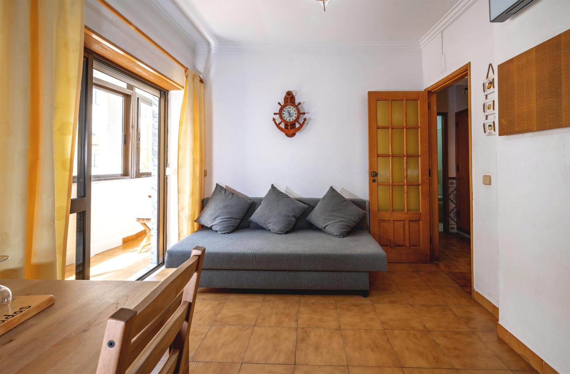 Cozy Apartment Near The Beach In Costa De Caparica Exterior photo